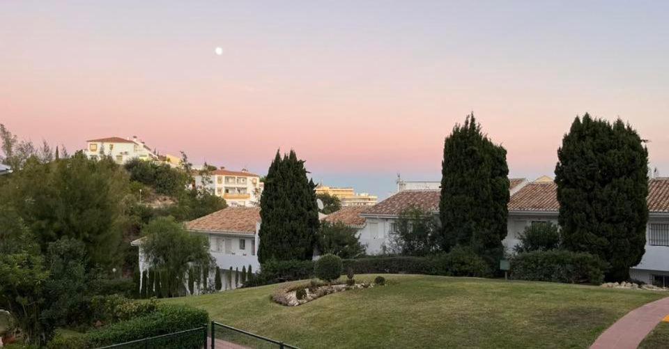 Lux 2 Kmr App Stella Blanca Met Zwembaden Airco En Zeezicht Daire Fuengirola Dış mekan fotoğraf